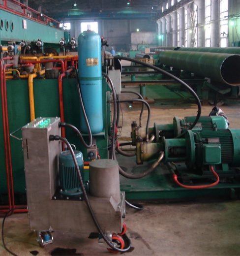 離心式真空凈油機在東營勝利鋼管廠工作現場圖